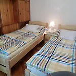 Apartment Szabadido Vendeghaz *