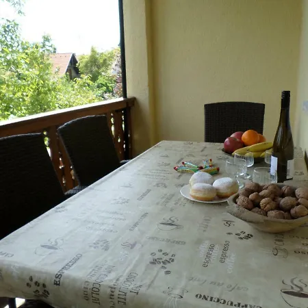 Szabadido Vendeghaz * Révfülöp